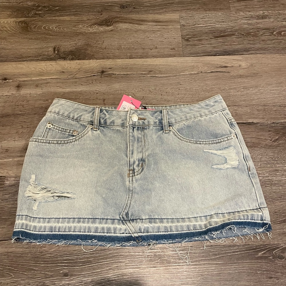 Priyanka Distressed Denim Mini Skirt - Edikted